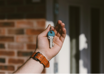 Waarom duurt de verkoop van een huis na scheiding vaak langer dan gedacht?